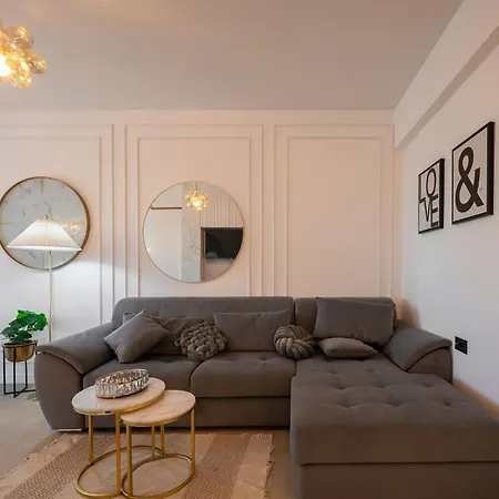 Apartman Glam In Odyssey Pools And Parking Năvodari