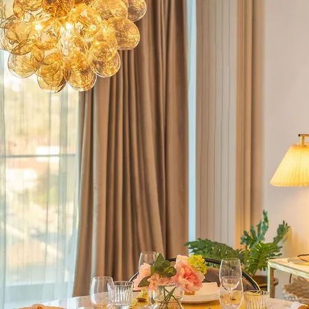 Glam In Odyssey Pools And Parking Apartman