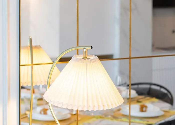 Glam In Odyssey Pools And Parking * Navodari